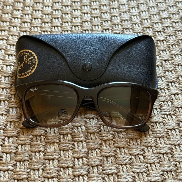 Ray-Ban RB4159 Black/Smoke Sunglasses with Case Ray-Ban | Accessories | Rayban Blacksmoke Sunglasses Rb459  main image 2